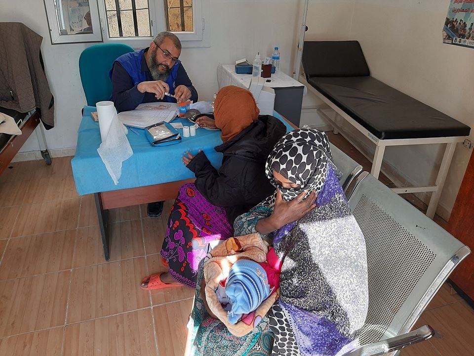 الهجرة الدولية تواصل مهامها الطبية مع المهاجرين بطرابلس