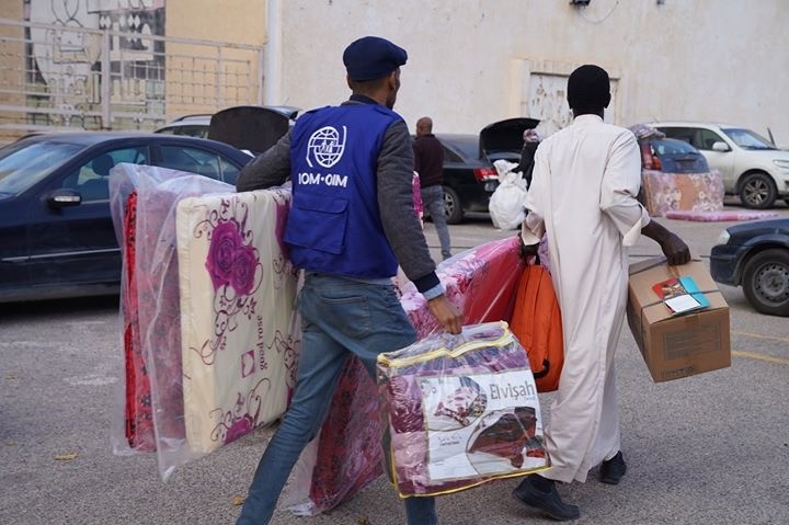 الهجرة الدولية تطلق مبادرتها لمساعدة 200 أسرة ليبية نازحة بطرابلس