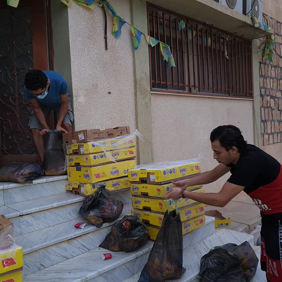 منتدى هؤلاء في يفرن يقوم بتوزيع لحوم بيضاء على المحتاجين