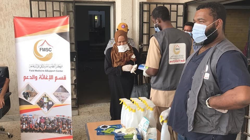 الطب الميداني ينظم زيارة ويوزع مساعدات على النازحين في العجيلات