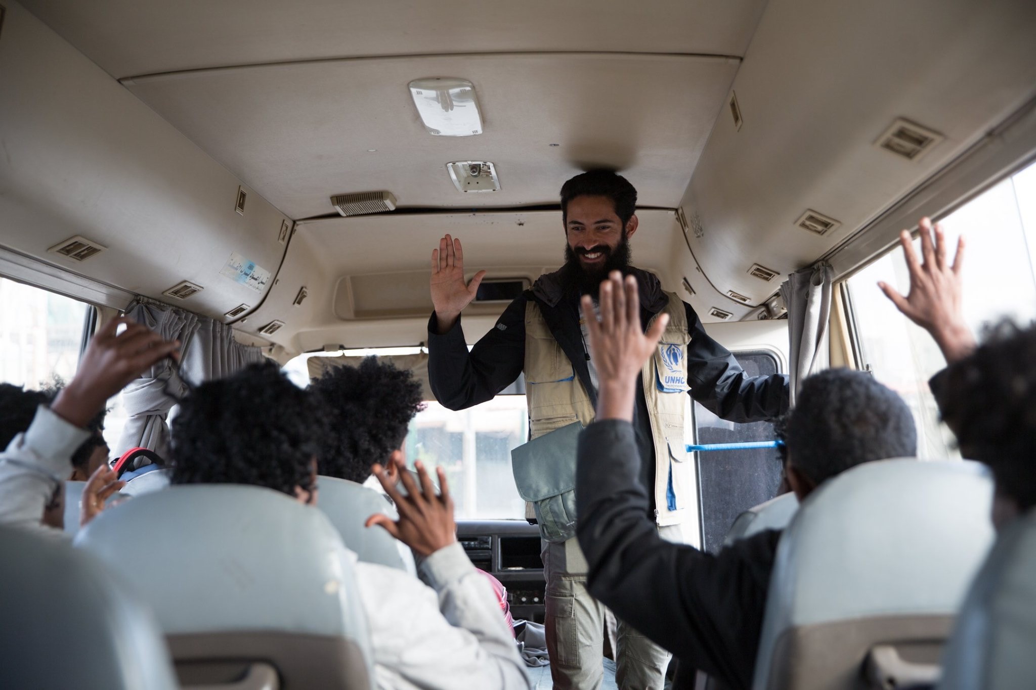 السامية لشؤون اللاجئين: 14 لاجئيا من إريتريا غادروا من طرابلس إلى السويد