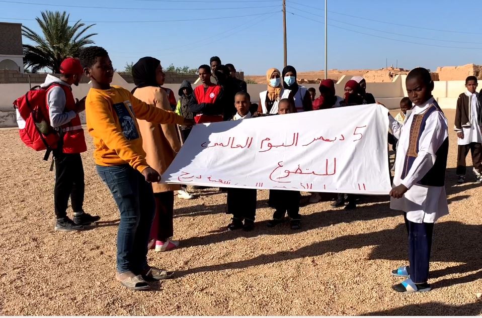 مكتب الهلال الأحمر في تقطة التابع لفرع درج يحيي الیوم العالمي للتطوع 