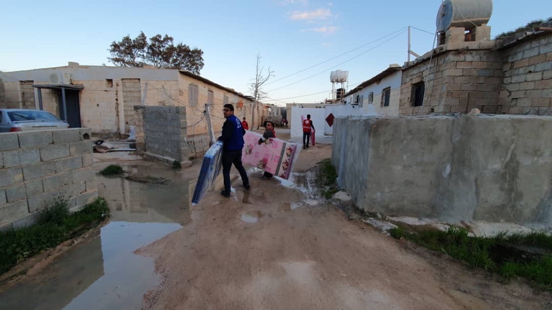 الهجرة الدولية: أكثر من 400 عائلة نازحة تلقت مساعدات شخصية في طبرق وشحات